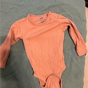 H&M Baby organic cotton long sleeve bodysuit